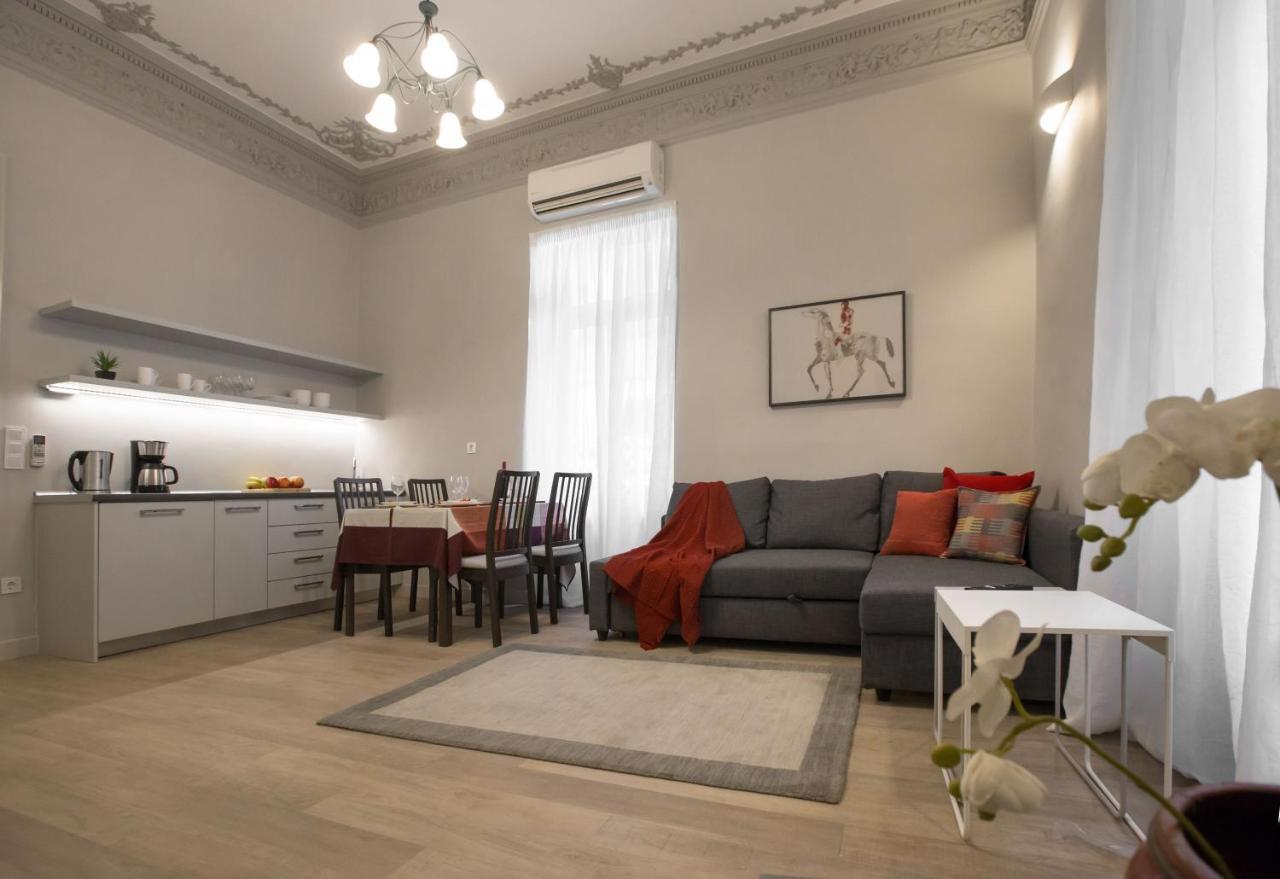 Sophisticated Apartment In Syntagma By Ghh 雅典 外观 照片