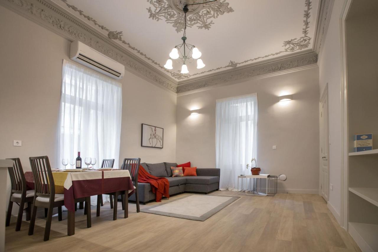 Sophisticated Apartment In Syntagma By Ghh 雅典 外观 照片