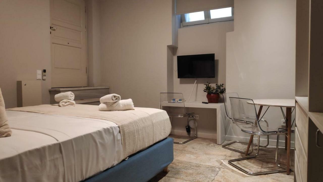 Sophisticated Apartment In Syntagma By Ghh 雅典 外观 照片
